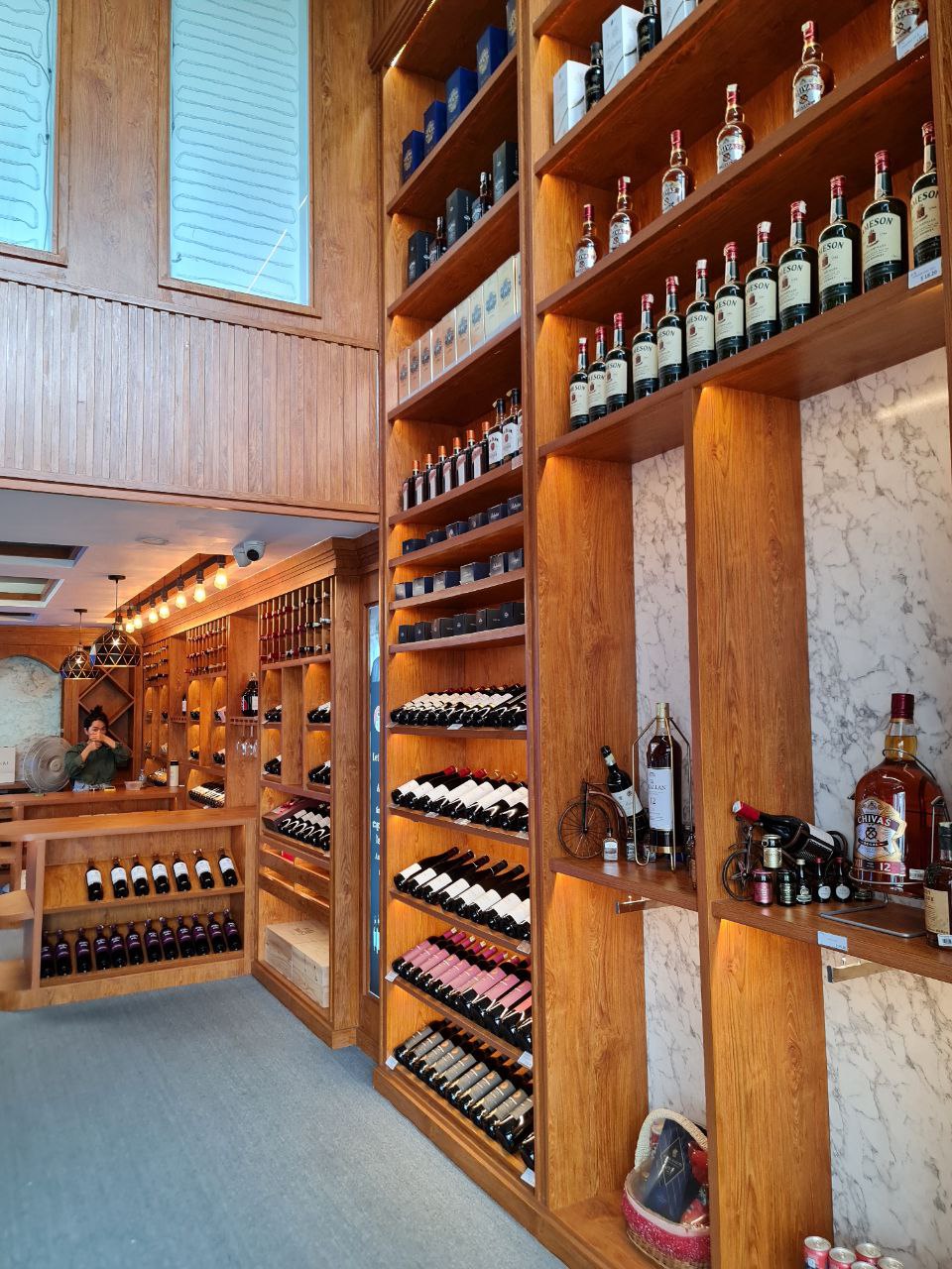 Exclusive Mont Clair wine distribution